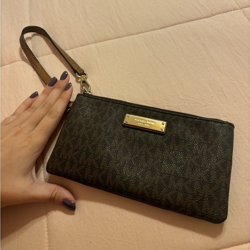 🤎Brown Michael Kors wallet with GOLD hardware